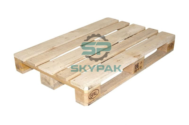 The standard wooden pallet size 