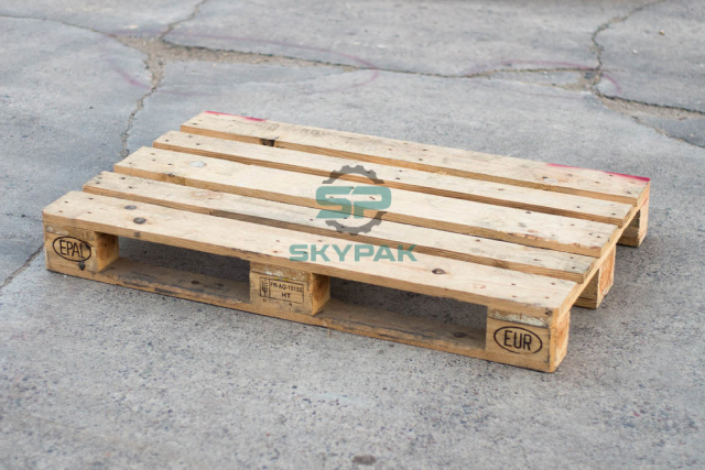 What is used wooden pallet?
