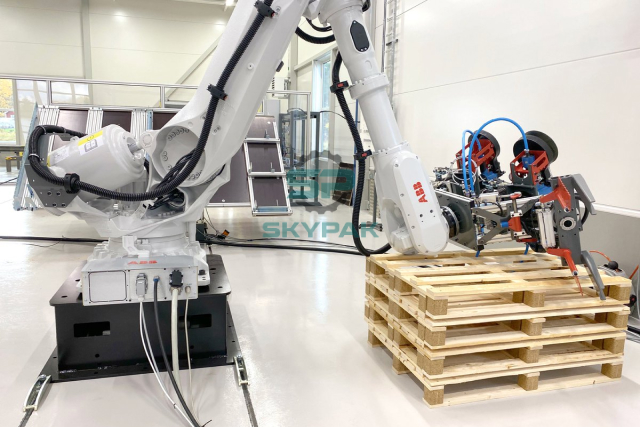 Wooden pallet production robot help increase productivity 