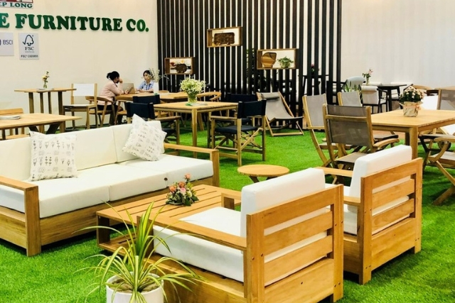 Đồ gỗ nội thất được quảng bá tại Hội chợ quốc tế đồ gỗ và thủ công mỹ nghệ Việt Nam năm 2022